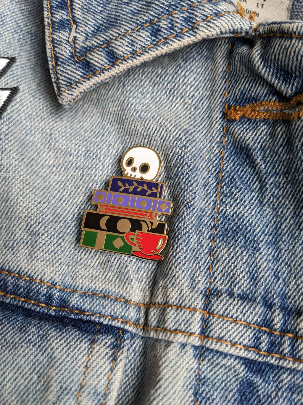 Book stack hard Enamel pin